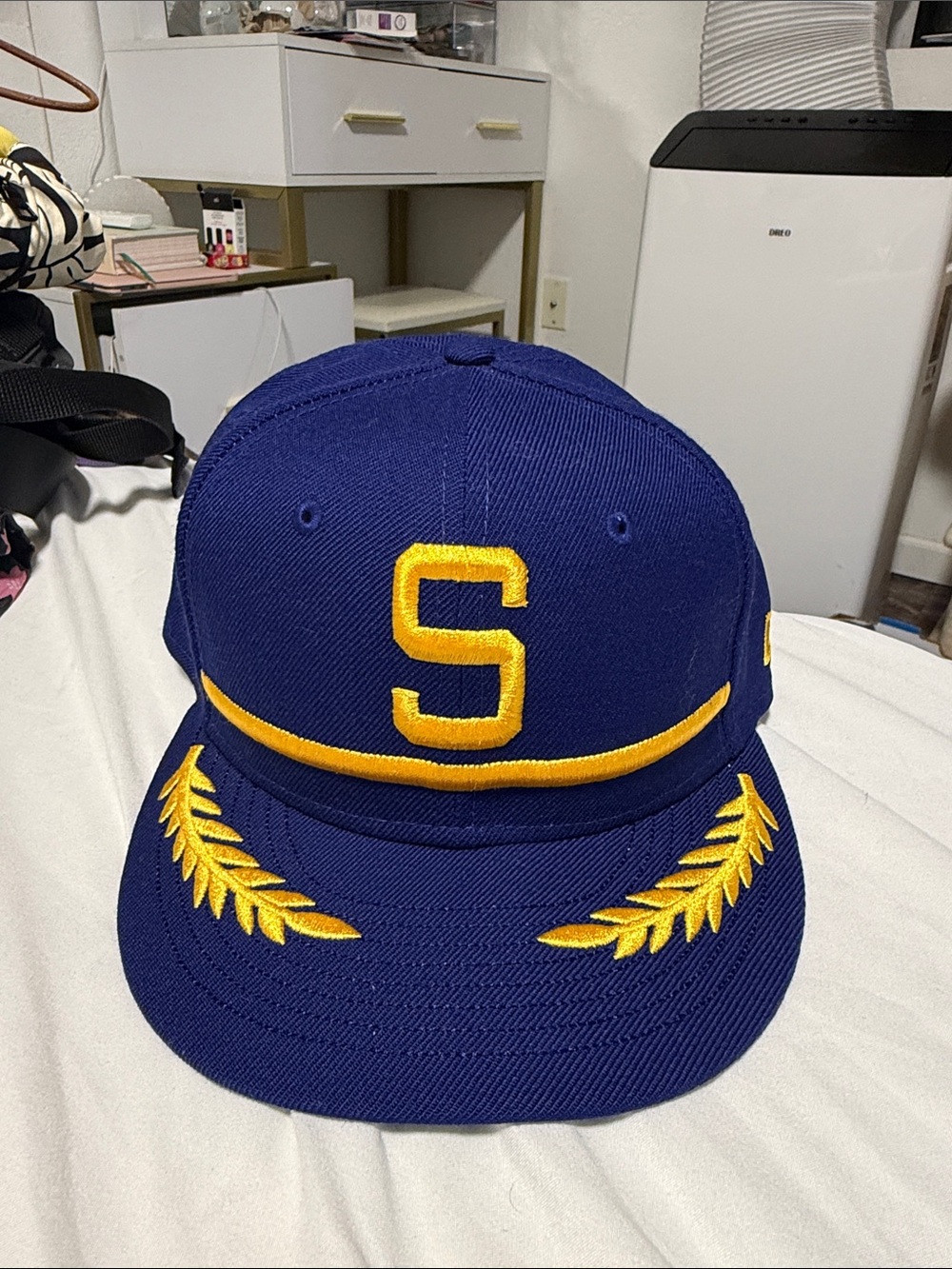 New Era vintage Seattle mariners 'S' 7 1/8 new without tags